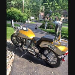 199 Yamaha v star 1100cc $ 2500 obo. Trade for 4 Wheeler