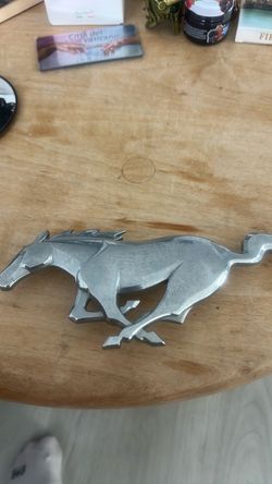 Ford  mustang horse running emblem