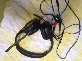 Plantronics 655 headset with mic sold in stores for $75