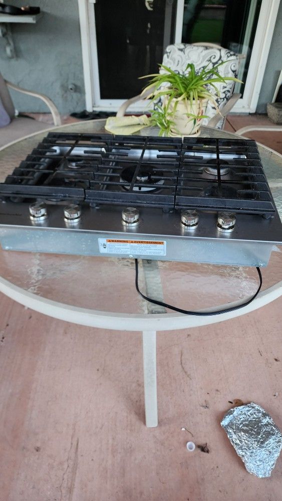 Kitchen Aid Gas Cooktop 30", Stainless Steel. 