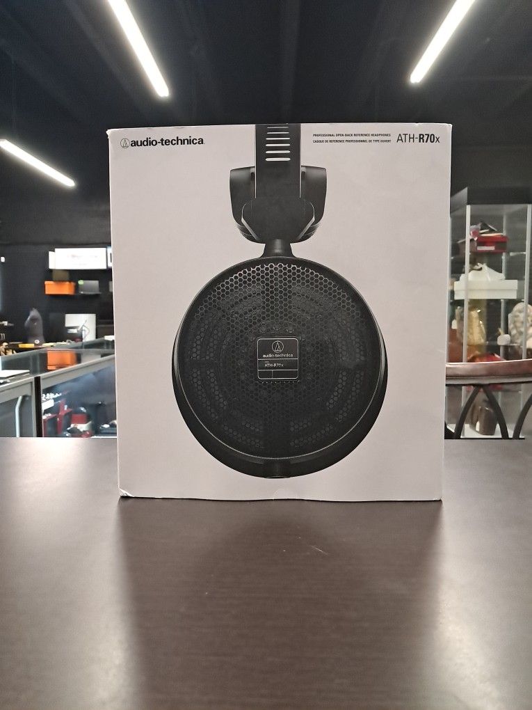 Professional Headphones Audio - Technica ATH-R70x.
