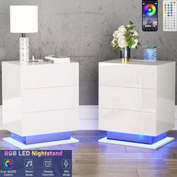 Hlivelood LED Nightstand with Wireless Charging Station, 3 Drawer End Table with USB/Type-C Ports, High Gloss Modern Bedside Table with for Bedroom Li