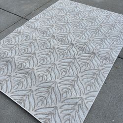 New Indoor/outdoor Rug