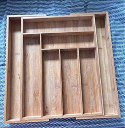 Expandable Cutlery Bamboo Kitchen Utensils and Flatware Drawer Divider - Drawer Utensils Organizer