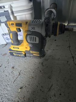 Dewalt Hammerdrill With Battery And Charger