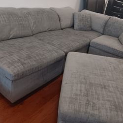 *Heart Day Flash Sale!!!*---Floating Lima Fabric Sectional Sofa W/Ottoman---Only $599!!!---Delivery/$10 Down Financing🤭