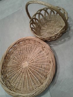 Basket and bread or pastry serving plate