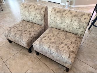 Slipper accent chairs