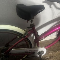 Women’s Pink Cruiser Bike