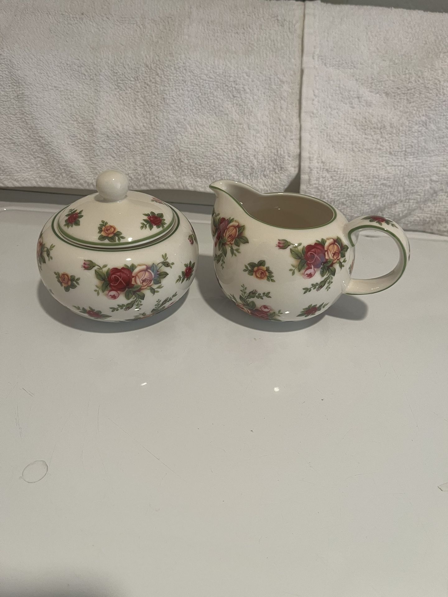 Royal Dalton old country roses