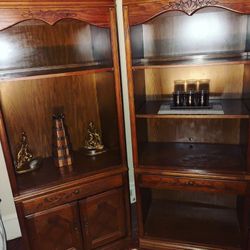 ❗❗ IMMEDIATE MOVING SALE❗❗2 WOODEN SHELF'S/BOOKCASES