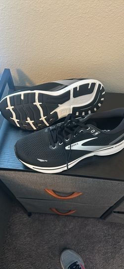 Men’s athletic shoes