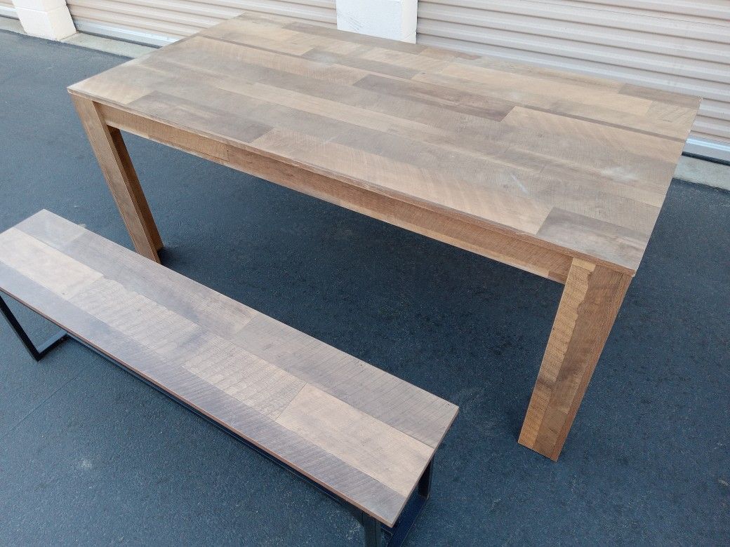 Farmhouse Style Table With 2 Benches
