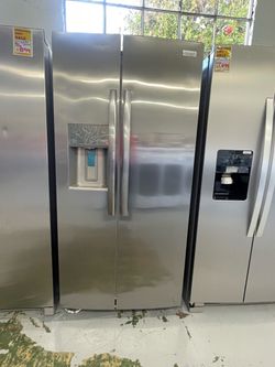 New Frigidaire Gallery 36” 22.3 Cu Ft Refrigerator Side by Side / Scratch and Dent