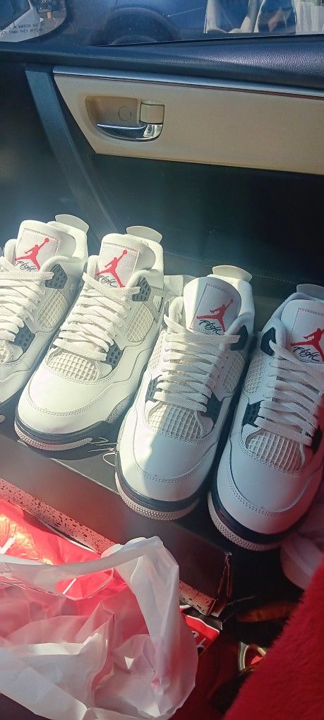 Air Jordan Retro 4 Cement Size 8.5