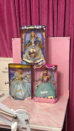 3 vintage collectible Barbie