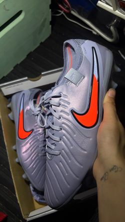 Soccer cleats