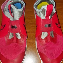 Nike Flex Runner Red Size 6.5 Youth Tennis SHOES Boys