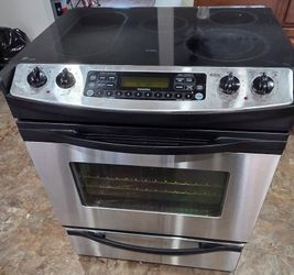 GE Electric Stove