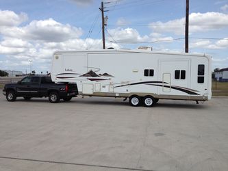 2006 Lakota fifth wheel
