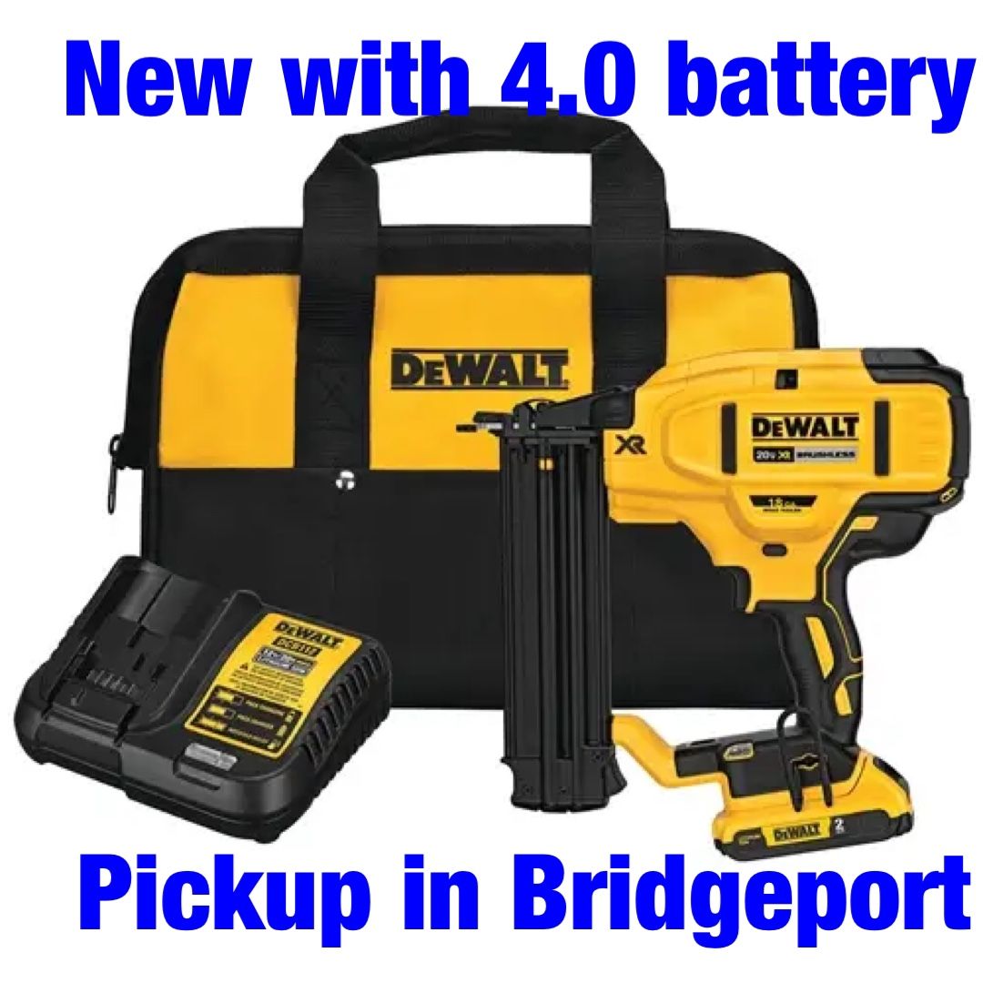 DeWalt 20V Max XR 18 GA Cordless Brad Nailer Kit