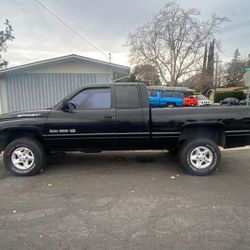 Dodge Ram 1500 V8 Magnum