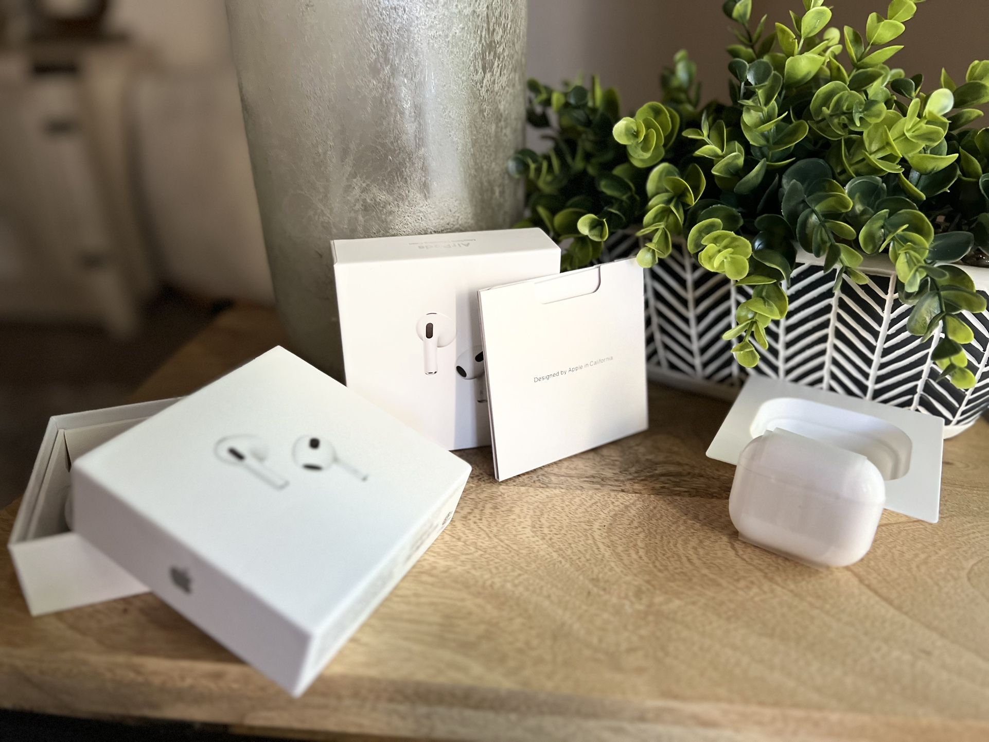 *BEST OFFER* Apple Airpod (3rd Generation)