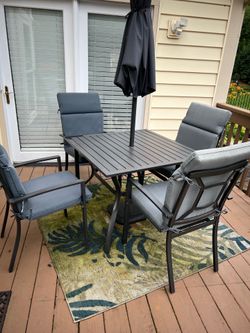 Out door table and chairs