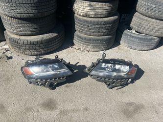 2009-2012 Audi A4 Left Driver Headlight $220 Right Passenger Headlight $220