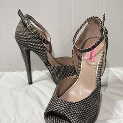 Betsy Johnson stiletto heel