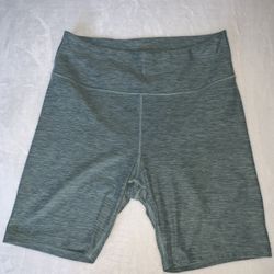 VICTORIAS SECRET BIKER SHORTS 🏝️