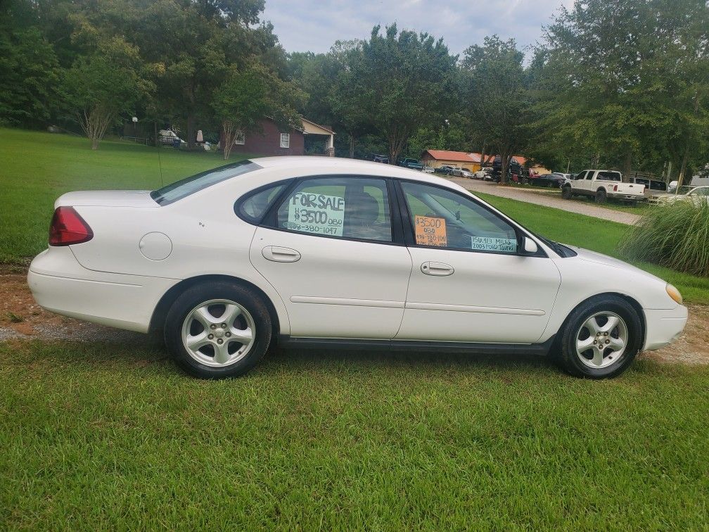 2003 Ford Taurus