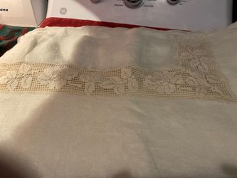 Vintage Linen and Lace Tablecloth