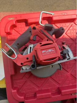 Milwaukee 6 1/2 inch circular saw