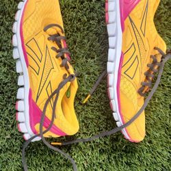 Womens Reebok Fit Frame LT size 7.5 Athletic Trainers Running Shoes

