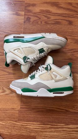 Nike SB X Jordan 4 Pine Green Sneakers