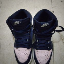 Nike Bubble Gum Size 3 Youth