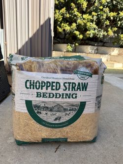 Chopped straw bedding