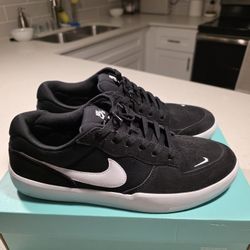 NIKE SB FORCE 58 (size 11)