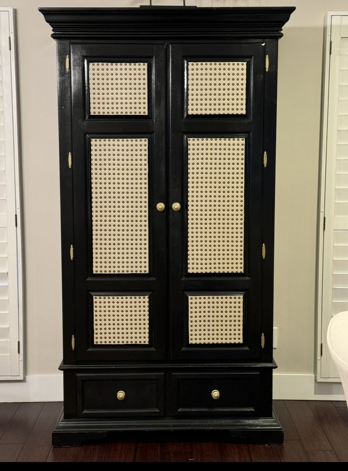 Armoire / Bar cabinet