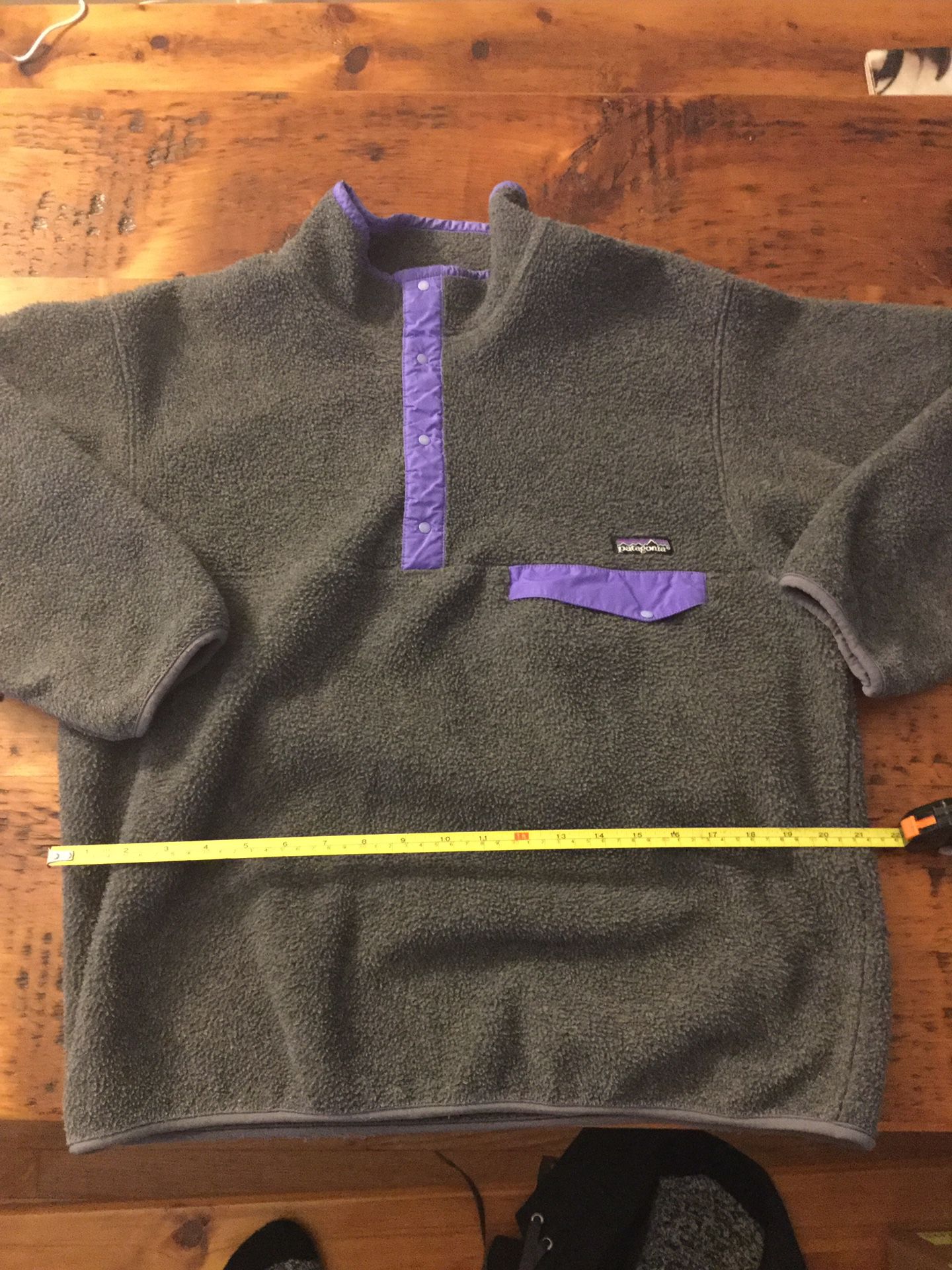 Patagonia Vintage Synchilla Snap T Fleece Grey Purple 90’s Mens Sz L. Condition is "Pre-owned" and still in great shape not much worn in a decade. 21