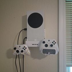 Xbox Series S With Controllers And Wall Mount