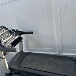 Proform Trainer 10.0 Treadmill Dual Cool Air Fans Led Display Tablet Holder