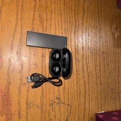JBL TWS earbuds With Multiple Sets of Eartips and Cable