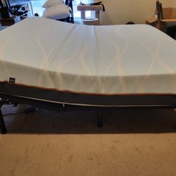 Tempur-Pedic King Mattress & Adjustable Base