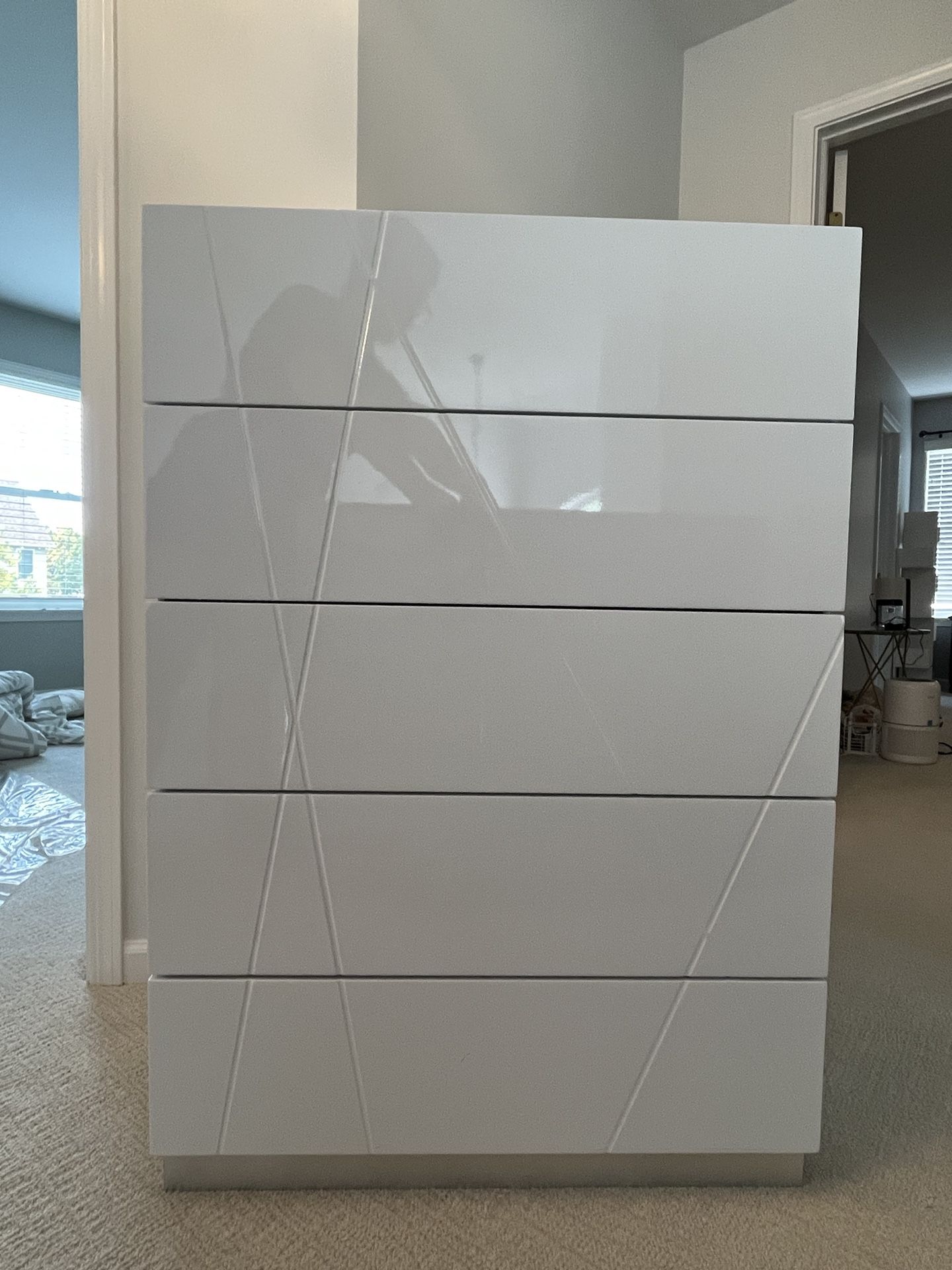 5 Drawer White Bedroom Dresser