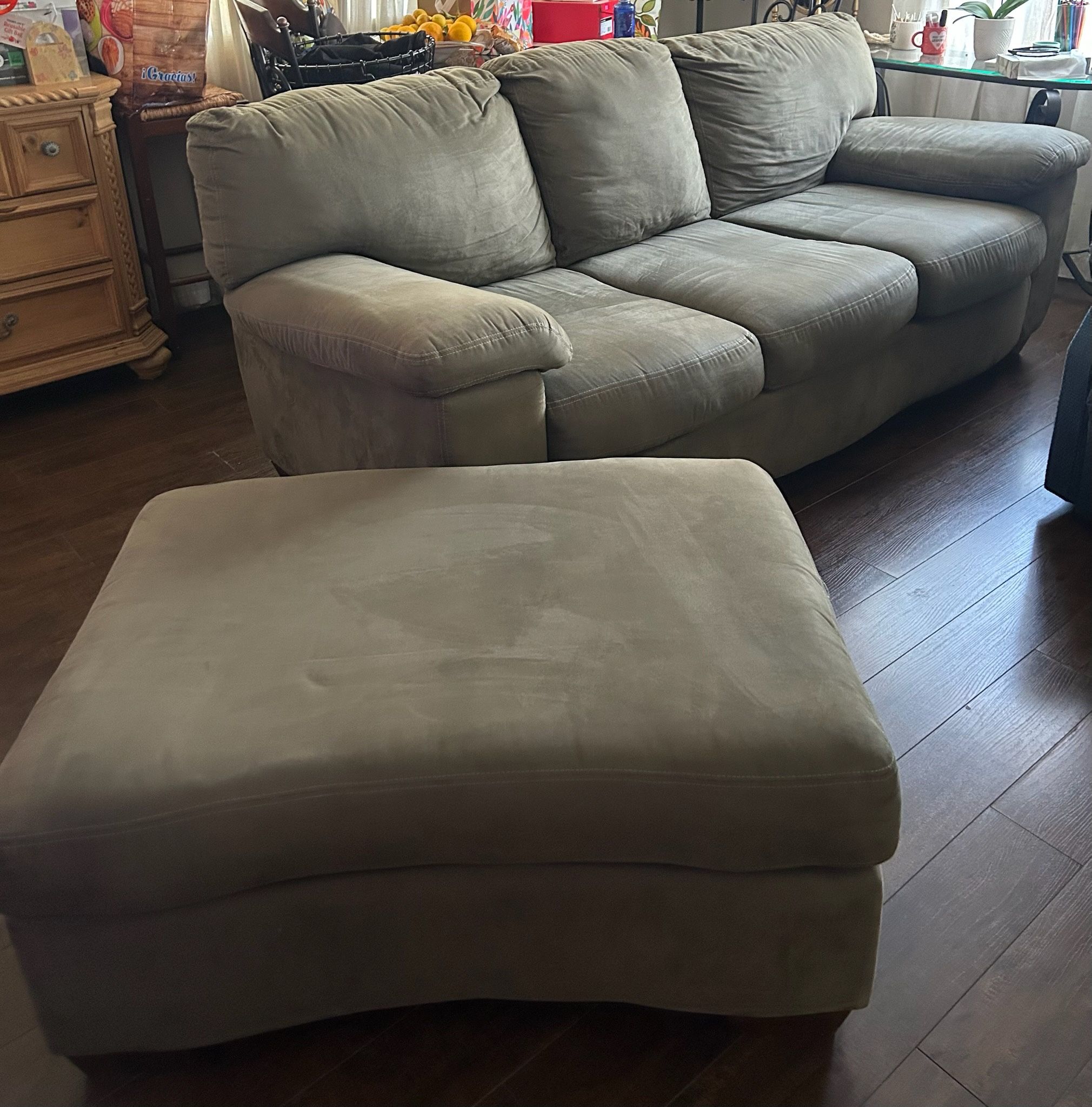 Beautiful Sofa And Ottoman $150