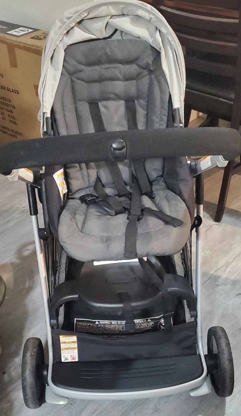 Like New Graco Ready 2 Grow Stroller ( Only Used 2 Times ).