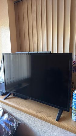 TV Insignia Flat Screen with Stand