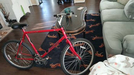 26 In. Schwinn Frontier Mountain Bike. $ 60 Or Possible Trade?